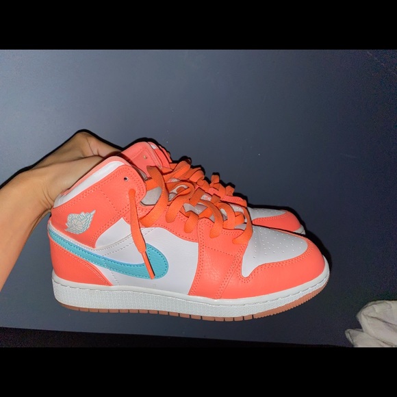 jordan 1 mid crimson pulse